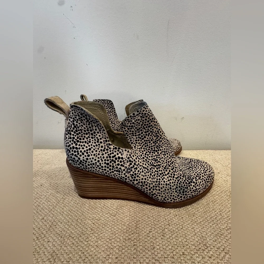 Toms Kallie Wedge Bootie Cheetah Print